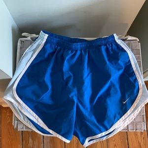 Nike tempo running shorts size medium tall